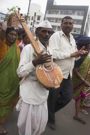 PUNE, MAHARASHTRA, INDIA, June 2016 Pilgrims or warkari at Pandarpur yatraのeditorial素材