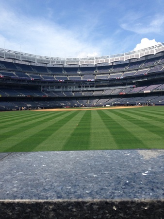 Yankees stadium on a beautiful dayの素材