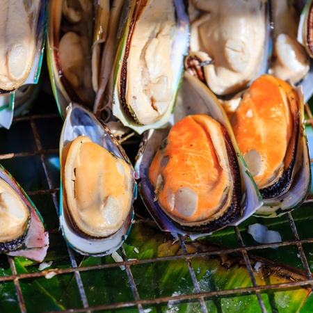 Green mussels on the market.
