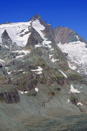 Grossglockner Peak (3798m), Hohe Tauern National Park, Austrian Alps, Austriaの写真素材