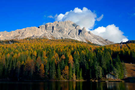 Astonishing view of popular travel destination mountain lake Antorno in autumn. Location: Antorno lake, Dolomiti alps, Province of Belluno, Italy, Europeの写真素材