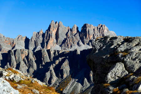 Mountain peak of Monte Paterno or Paternkofel (2744 m.), natural park of Tre Cime di Lavaredo or Drei Zinnen, Dolomites, Veneto, Trentino-Alto Adige, Itの写真素材