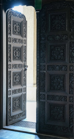 Old wooden door in the mosque, closeup of photo with selective focusの写真素材