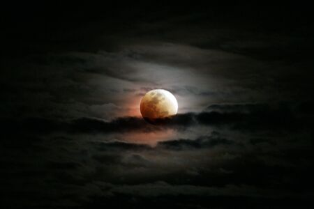 Total lunar eclipse 02 / 20 / 2008