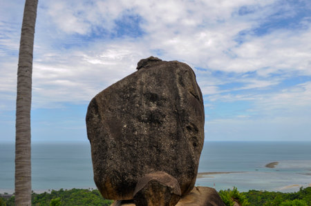 Unique Overlapping Stone Formation in Koh Samui, Thailand  Natural Rockscape and Scenic Viewの写真素材
