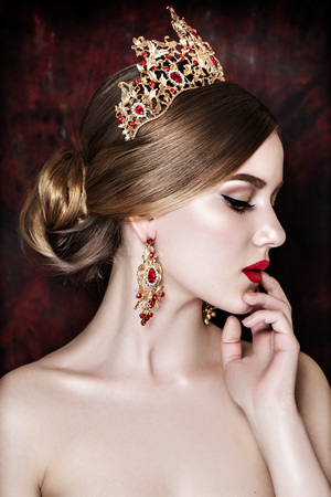Girl wearing tiara and sparkling jewlery. Vogue styleの写真素材