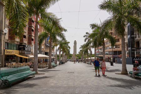 Exploring Urban Life in Santa Cruz de Tenerife, Spain, 06-04-2024のeditorial素材