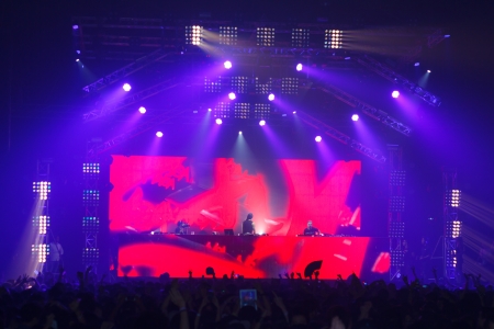BANGKOK - DECEMBER 9   STEVE AOKI  show at  808 FESTIVAL 2013, a super-charged international beat buffet that is set to rock the ears dancing feet of Bangkok, Thailand のeditorial素材