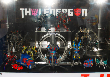 BANGKOK - MAY  11  A Transformer model in Thailand Comic Con 2014 on May 11, 2014 at Siam Paragon, Bangkok, Thailand のeditorial素材