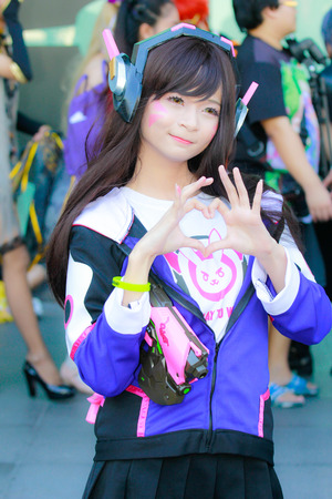 Bangkok - Feb 12: An unidentified Japanese anime cosplay  pose on Febuary 12, 2017 at Central World, Bangkok, Thailand.のeditorial素材