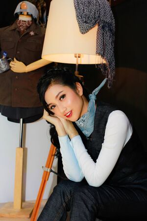 BANGKOK, THAILAND - APRIL 09, 2017: Unidentified female presenter pose in the 38th Bangkok International Motor Show on April 09, 2017 in Bangkok, Thailand.のeditorial素材