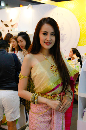 BANGKOK, THAILAND - JUNE 02, 2018: Unidentified female presenter pose in the THAIFEX - World of food asia 2018 on JUNE 02, 2018 in Bangkok, Thailand.のeditorial素材