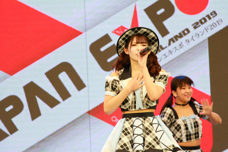 Bangkok - Jan 27: An unidentified Japanese anime cosplay pose on January 27, 2019 at Central World, Bangkok, Thailand.のeditorial素材