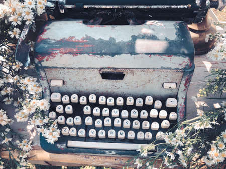 View of an antique manual Underwood typewriter on sepiaの写真素材