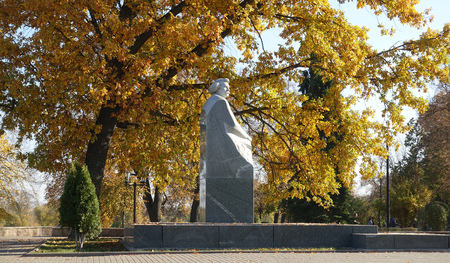 TAMBOV. RUSSIA. October 23, 2018 Monument to the famous writer S.N. Sergeyev-Tsensky in Tambov, Russia. Autumn sunny day on the embankment of the cityのeditorial素材