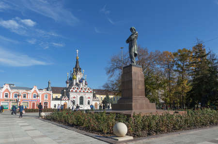 Saratov, Russia. October 13, 2021 View of the Chernyshevsky square with the Chernyshevsky monument and the Comfort my sorrows Orthodox churchのeditorial素材