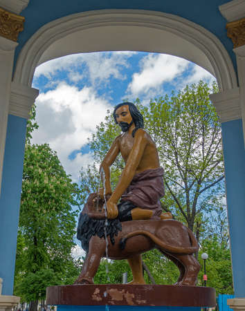 Kiev, Ukraine, May 10 2021 The sculptural composition of the Samson fountain in Kiev on Kontraktova Square on a spring dayのeditorial素材