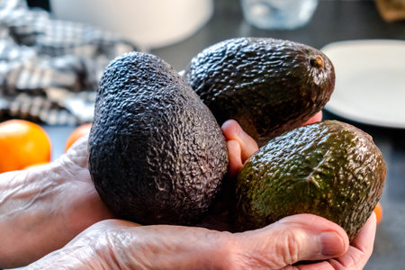Avocado is a fruit with many benefits, omega, vitamins and minerals, persea americana