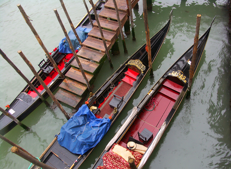Gondole in Venezia under the rainの写真素材