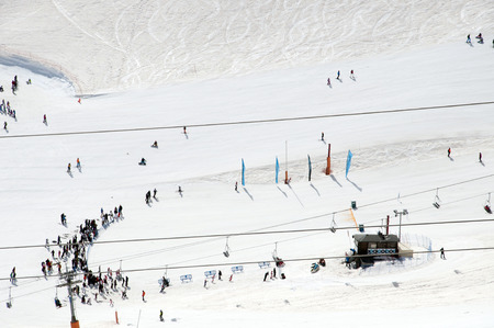People skiing in ski slopes in Pas de la Casa, Andorra のeditorial素材