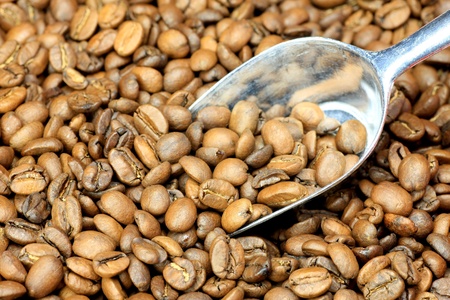I expressed the state that scooped coffee beans with a scoop.の写真素材