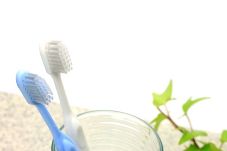 I expressed an image of the morning with a toothbrush and a glass.