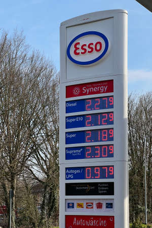 Extremely high and expensive fuel prices at a petrol station as a result of inflation and energy crisis, Hesse, Germany, March 2022のeditorial素材