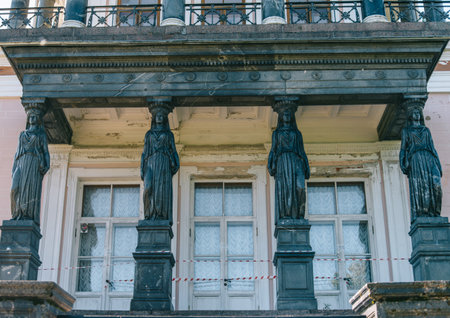 Close-up of the marble sculptures from the side of the East facade.