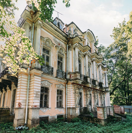 Own Dacha Palace in Old Peterhof, belonged to Empress Elizabeth Petrovna. Built in 1727.のeditorial素材