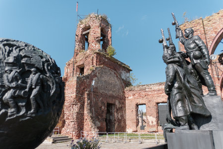 Monument to the defenders of the fortress Oreshek and the ruins of St. Johns Cathedral.のeditorial素材