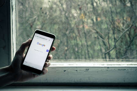 St. Petersburg, Russia, November 24 2018. Google home page on a smartphoneのeditorial素材