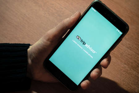 St. Petersburg, Russia, November 22 2018. Home page and logo with service emblem tripadvisorのeditorial素材