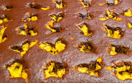 brown yellow wallpaper with cocoa sponge cake