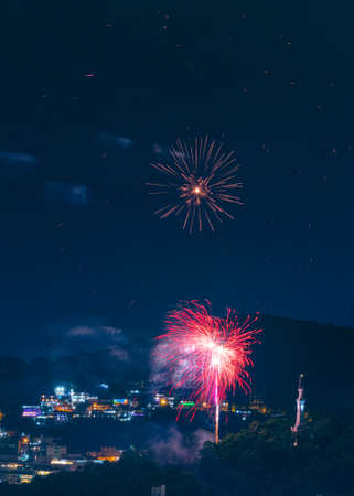 Night images with New Year's (New Year's Eve) fireworks exploding in the sky. Event held for the 2022 arrival in NiterÃ³i, Rio de Janeiro, Brazil.のeditorial素材