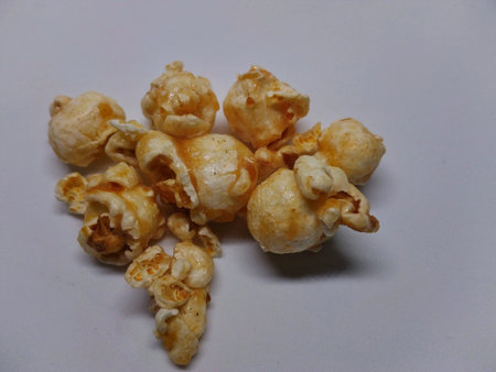 photo of popcorn food on the tableの写真素材