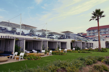 Hotel rooms with outdoor terraces and rooftop restaurant in Sand Diegoのeditorial素材