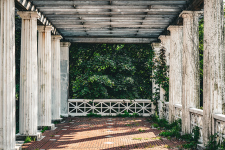 The Inspiration Point Shelter. Popular rest stop for cyclists along the Hudson River Greenwayの写真素材