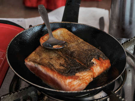 Grilled tuna in the pan has a delicious aroma and has an appetizing brown colorの写真素材