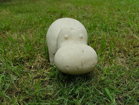 Cute hippo sculptureの素材