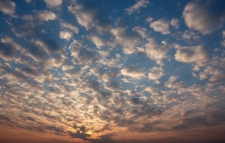 evening blue sky and many autumn cloudsの写真素材