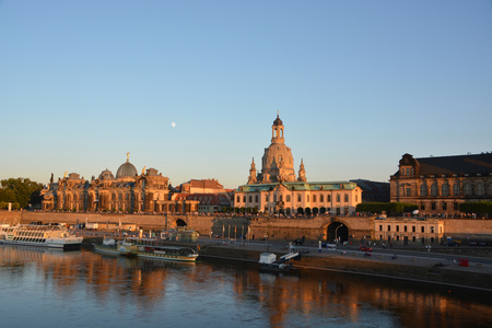 evening at the river elbe, Dresdenの写真素材