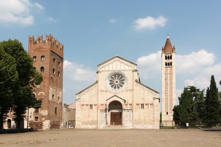 Basilica San Zeno Verona in Verona Italyの写真素材