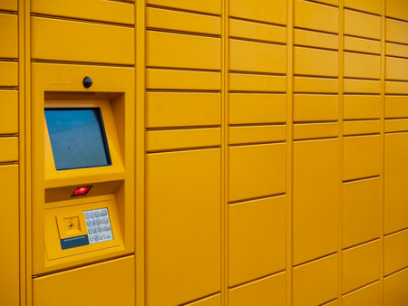 Amazon Hub Locker, where customers can take their order themselves.のeditorial素材