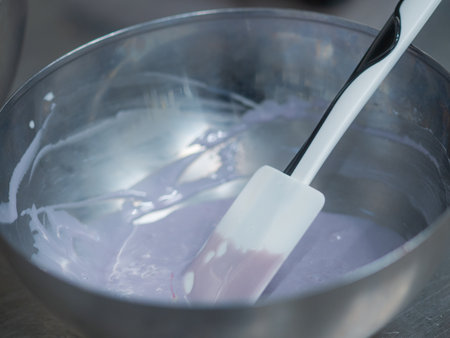 white chocolate drops for frosting icing cake dcoration toppingの写真素材