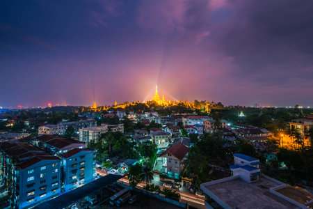 Shwedagon Pagoda Glowing at night, Yangon, Rangoon, Myanmarの写真素材