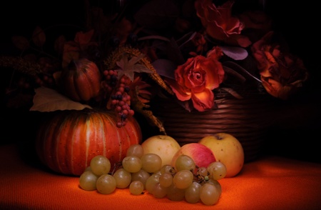 apples and grapes の写真素材