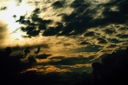 Dark Sky Before the Stormの写真素材