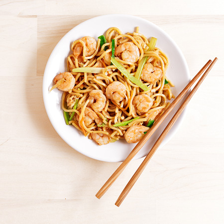 chinese shrimp lo mein overhead shotの写真素材
