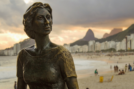 Rio de Janeiro, Brazil - March 29, 2019: Statue of the writer Clarice Lispector with her dogのeditorial素材