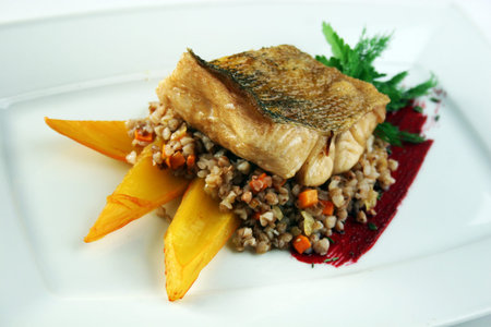 Fish fillet with buckwheat porridge and vehetables